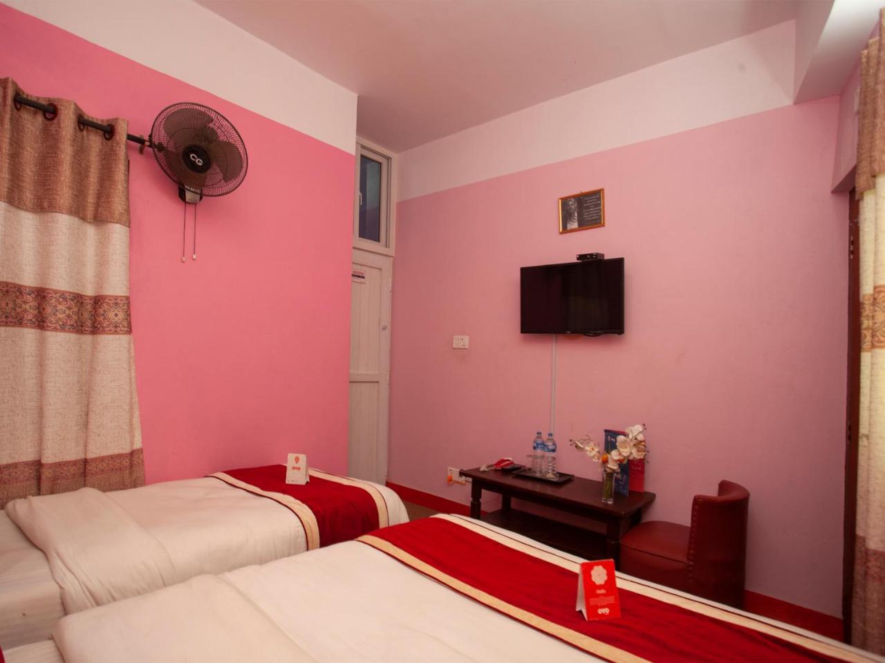 Oyo 195 Global Hotel And Resort Katmandou Extérieur photo